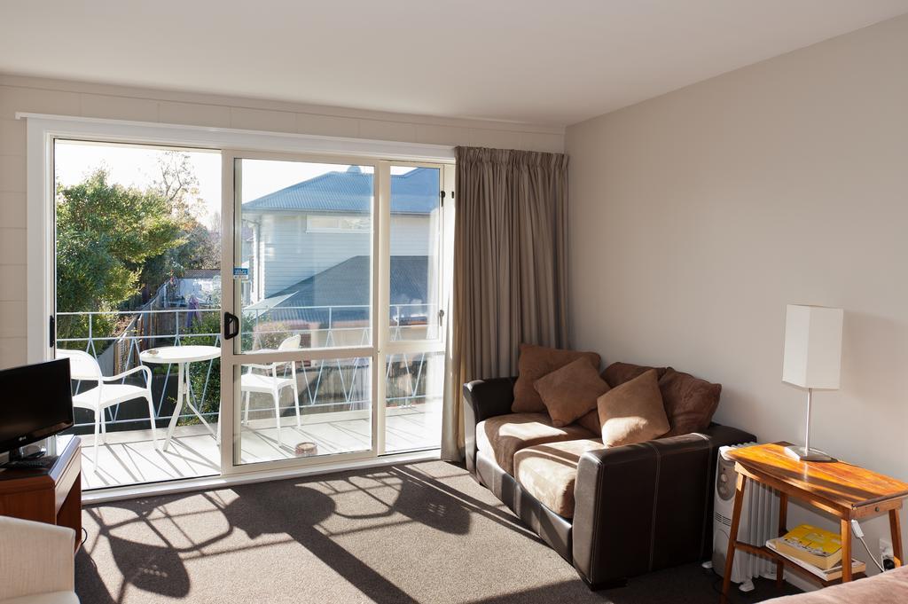At The Right Place Christchurch Bagian luar foto
