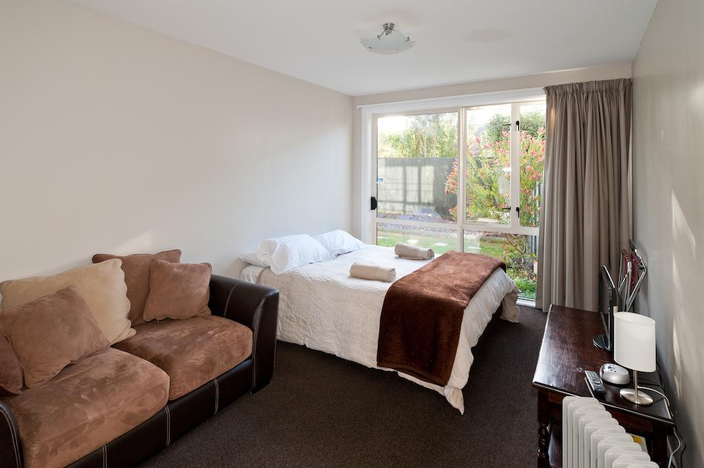 At The Right Place Christchurch Bagian luar foto